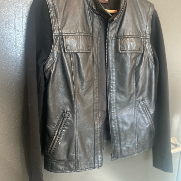 Danier S women’s jacket/vest beautiful condition Cotton/spandex sleeves - Picture 3 of 12